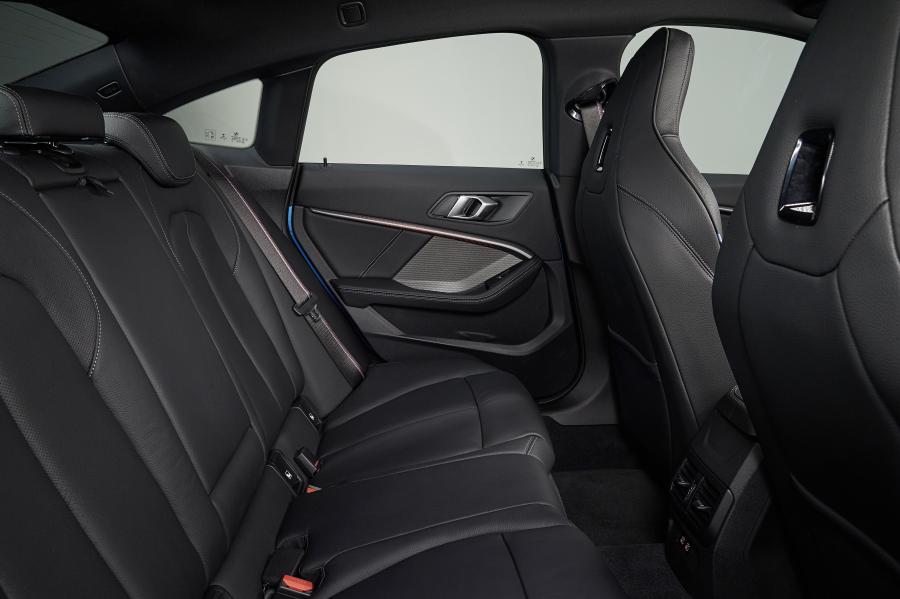 Интерьер BMW M235i xDrive Gran Coupe (F44) 2020 года  (WW) (фото 55 из 96)